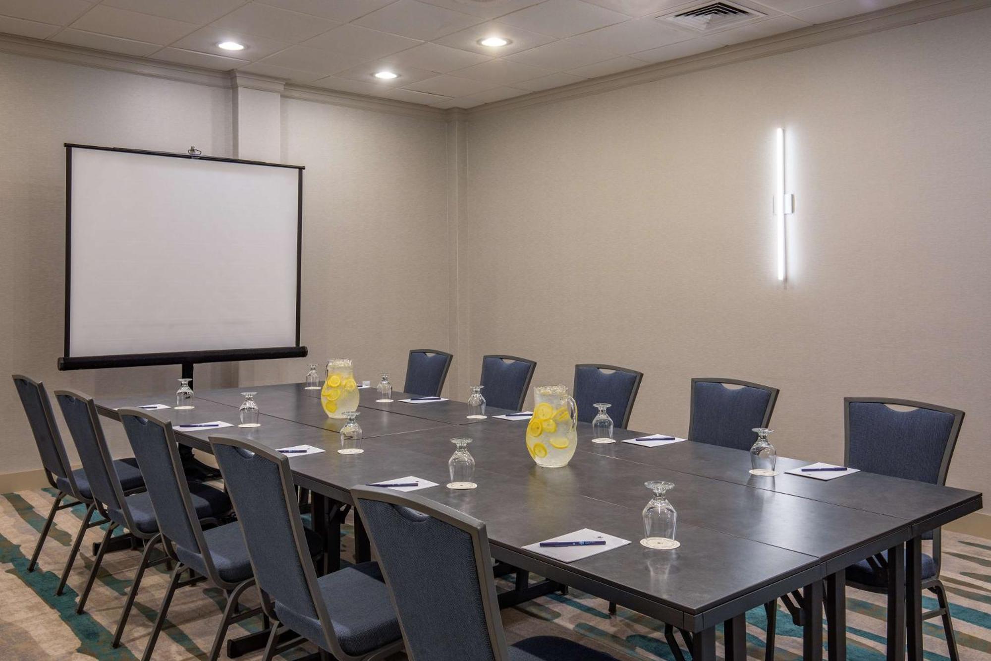 Hotel Doubletree By Hilton Boston/Westborough Esterno foto