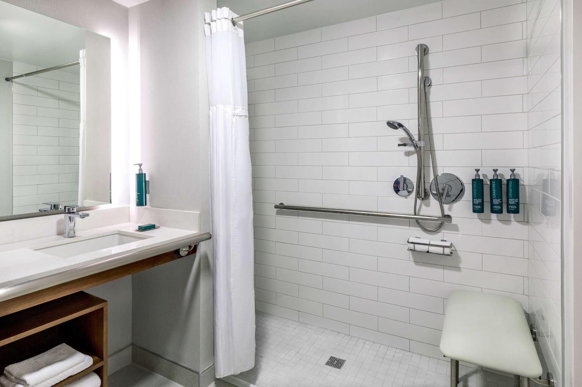 Hotel Doubletree By Hilton Boston/Westborough Esterno foto